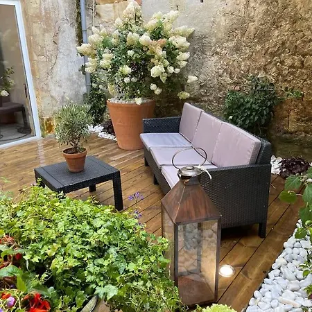 Апартаменты Beautiful Close St Emilion & Bordeaux Либурн