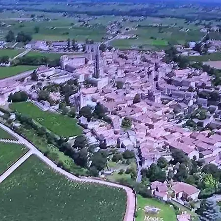 Апартаменты Beautiful Close St Emilion & Bordeaux Либурн